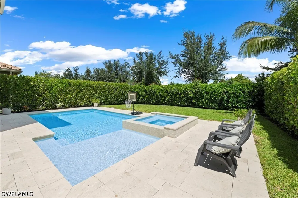 Cinnamon Bay Circle Naples, FL 34119