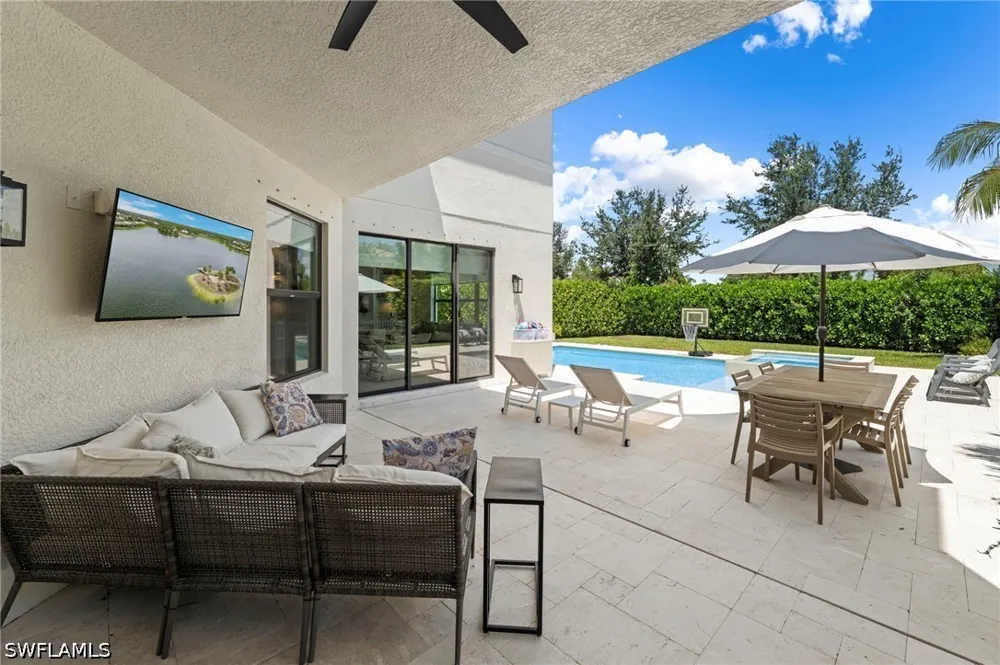 Cinnamon Bay Circle Naples, FL 34119