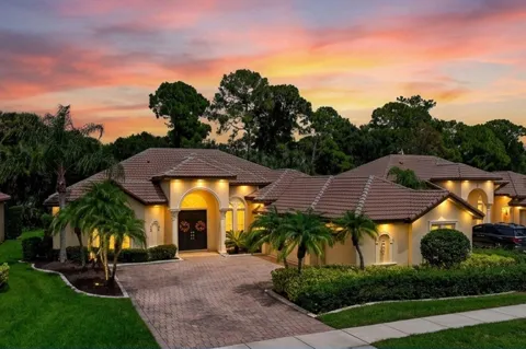 838 SW GRAND RESERVES BOULEVARD