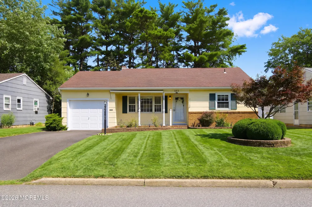 943 Edgebrook Drive Toms River, NJ 08757