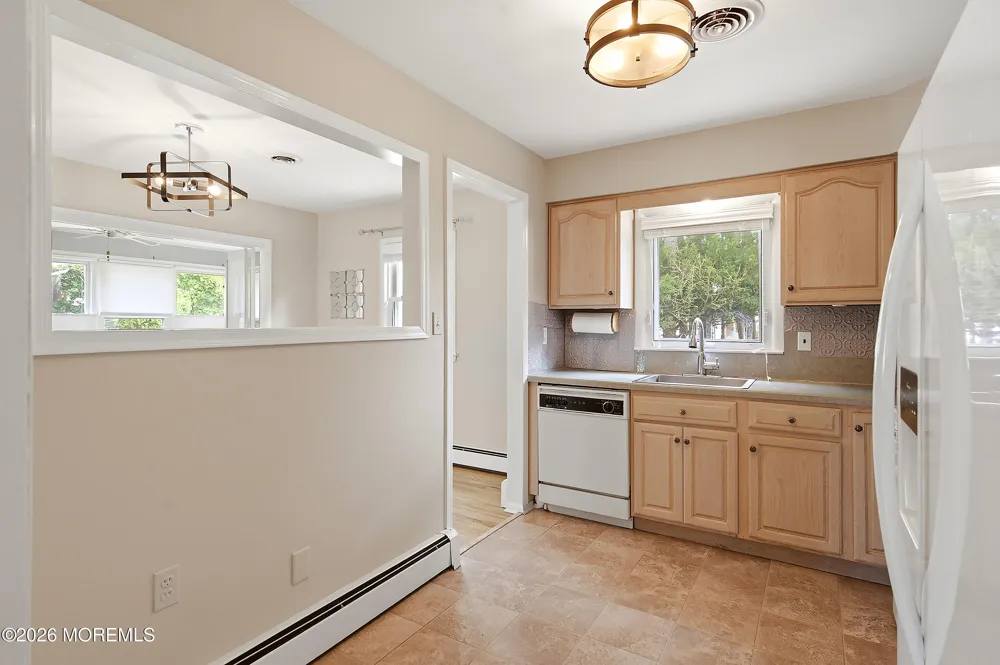 943 Edgebrook Drive Toms River, NJ 08757