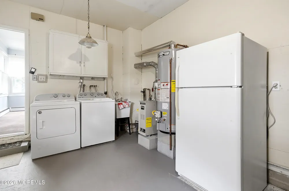 943 Edgebrook Drive Toms River, NJ 08757