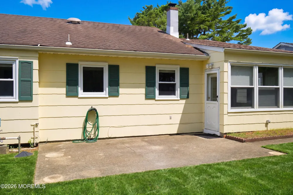 943 Edgebrook Drive Toms River, NJ 08757