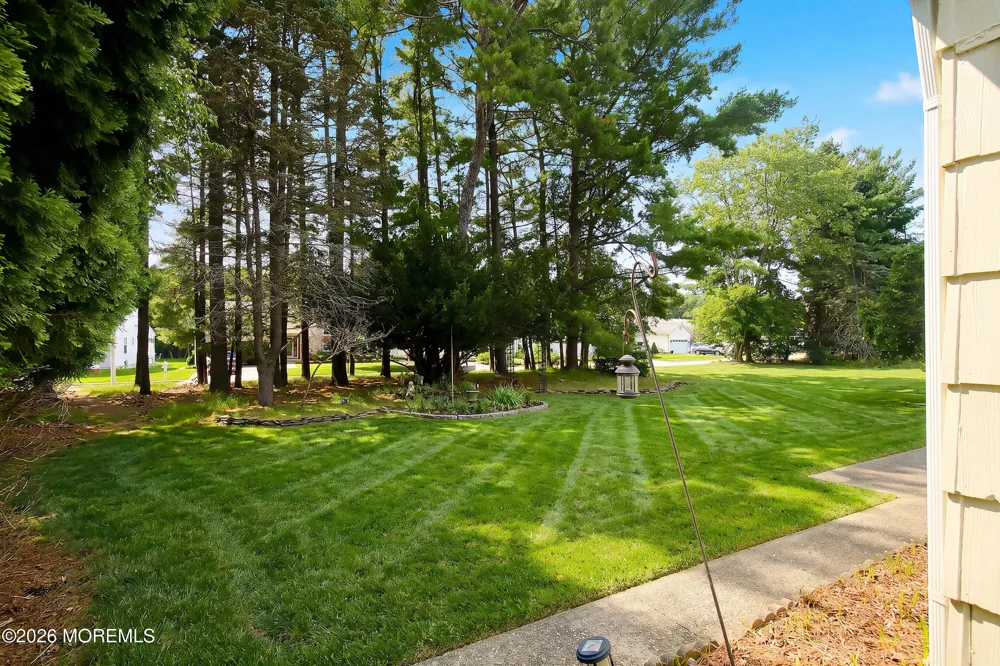943 Edgebrook Drive Toms River, NJ 08757