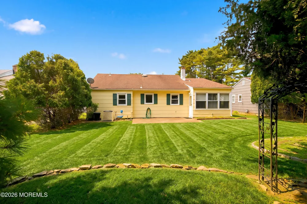 943 Edgebrook Drive Toms River, NJ 08757