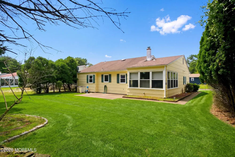 943 Edgebrook Drive Toms River, NJ 08757