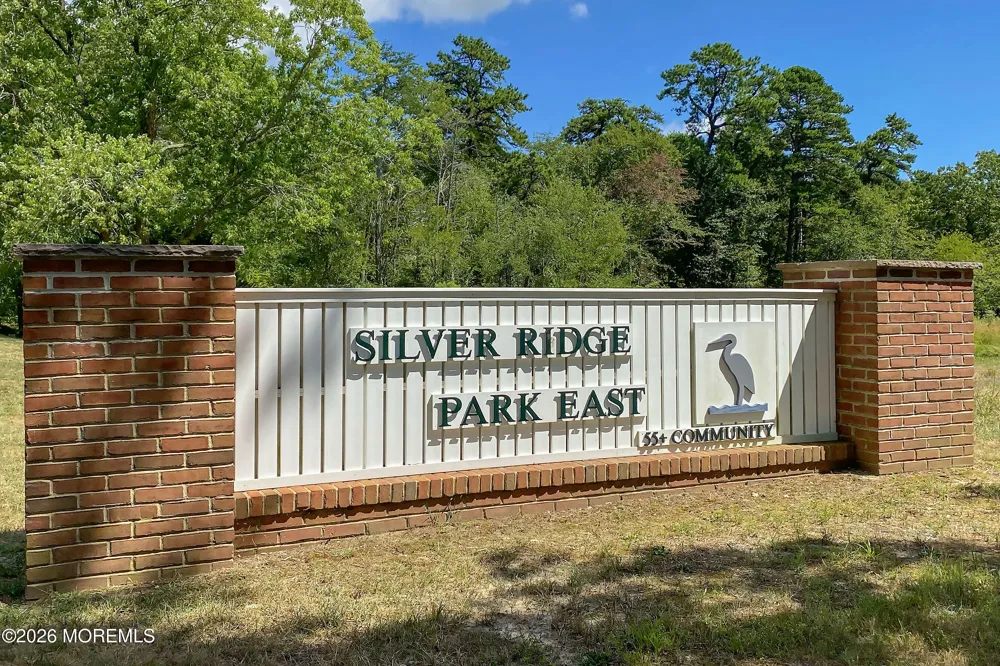 943 Edgebrook Drive Toms River, NJ 08757