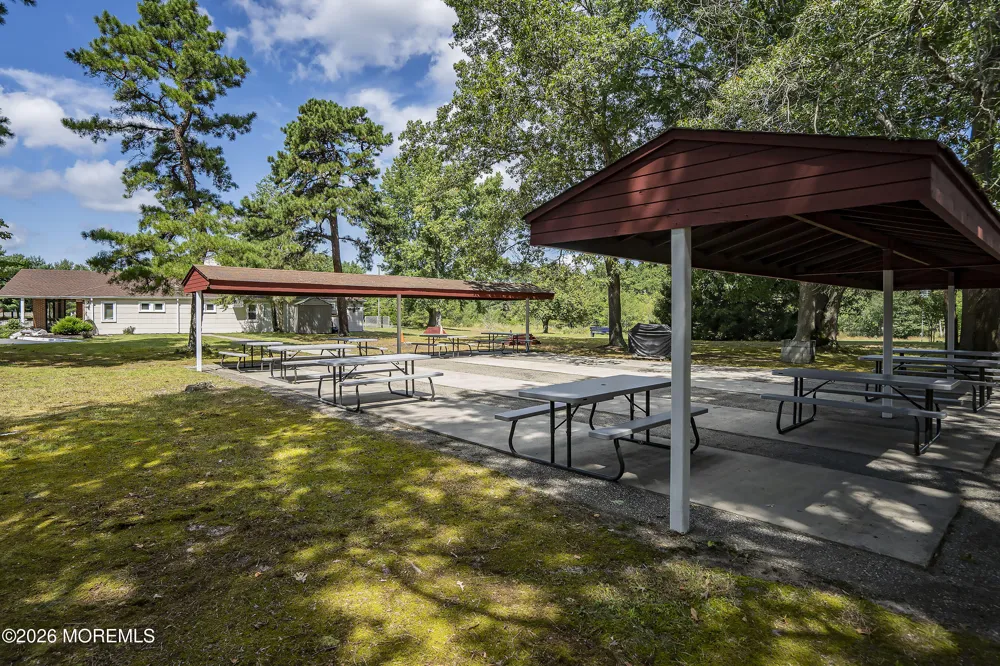 943 Edgebrook Drive Toms River, NJ 08757