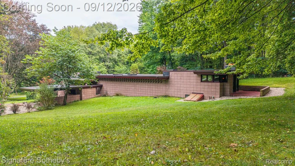 11090 Hawthorne Drive Charleston Township, MI 49053