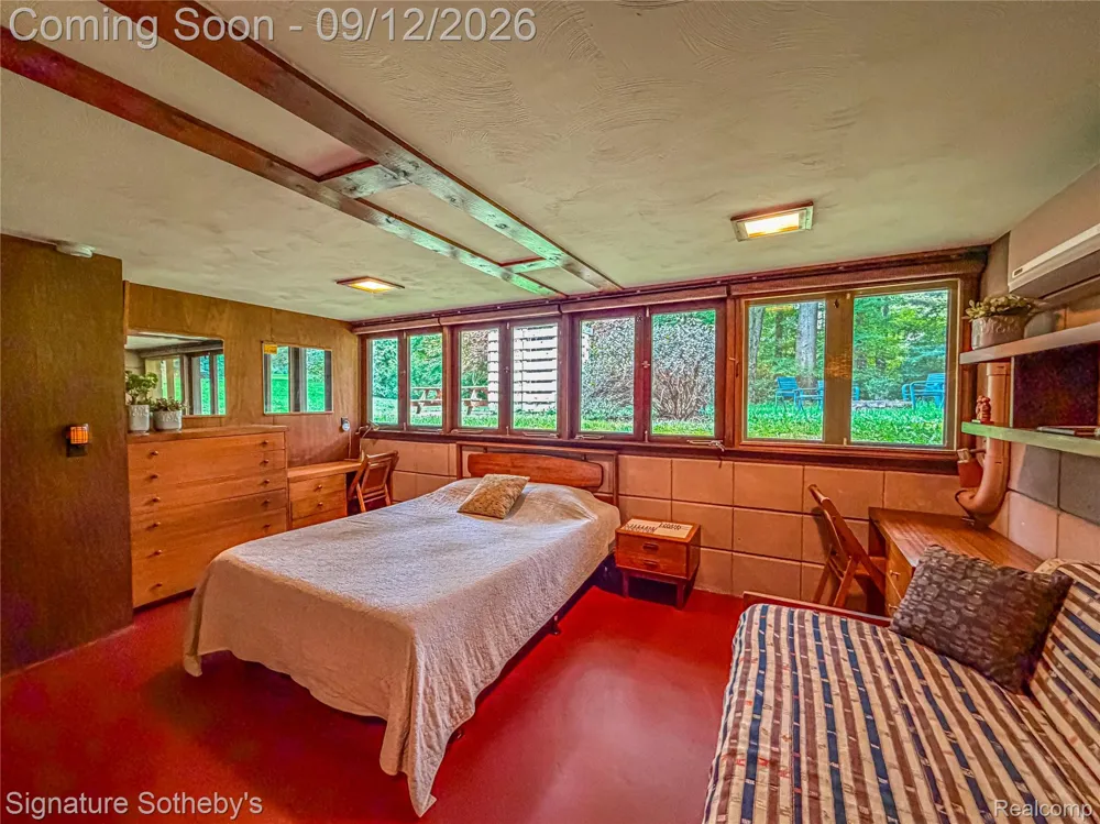 11090 Hawthorne Drive Charleston Township, MI 49053