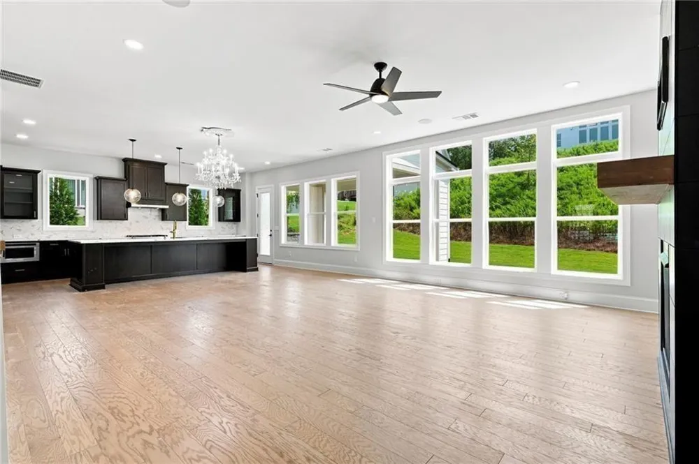 886 Keystone Drive Woodstock, GA 30188