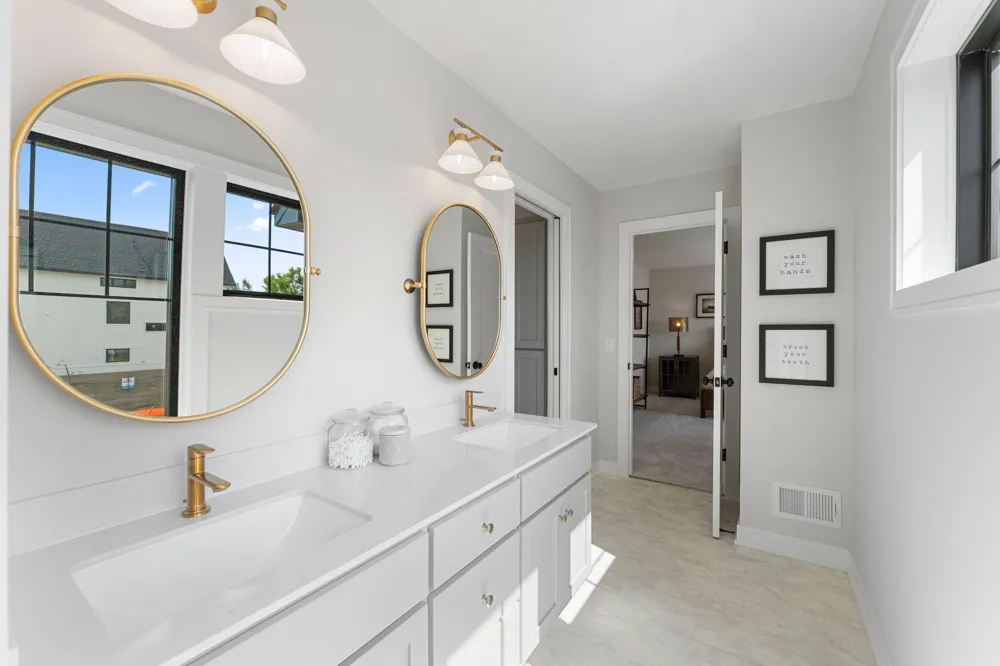 3705 Elliana Place Shakopee, MN 55379