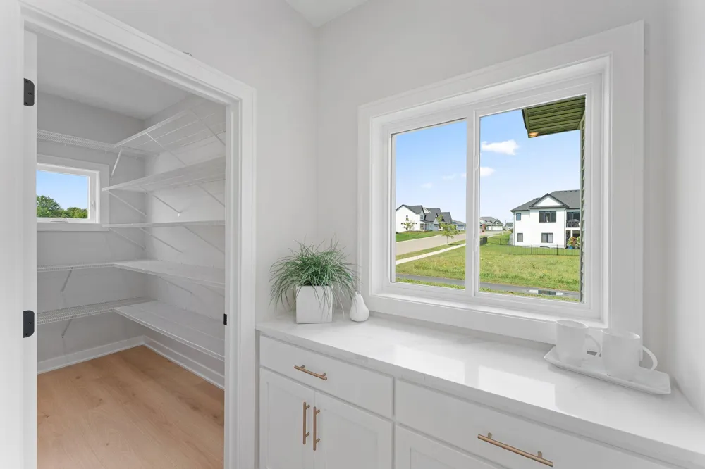 3705 Elliana Place Shakopee, MN 55379