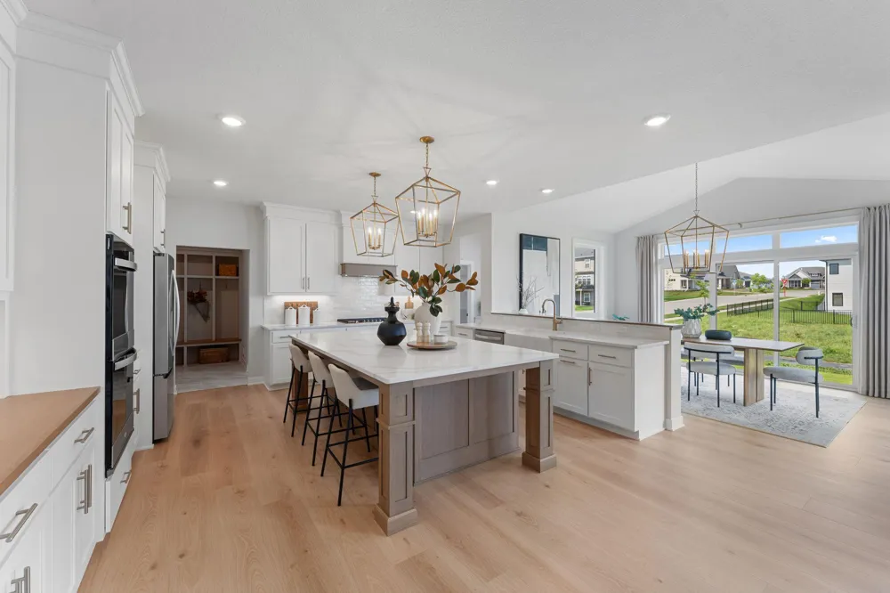3705 Elliana Place Shakopee, MN 55379