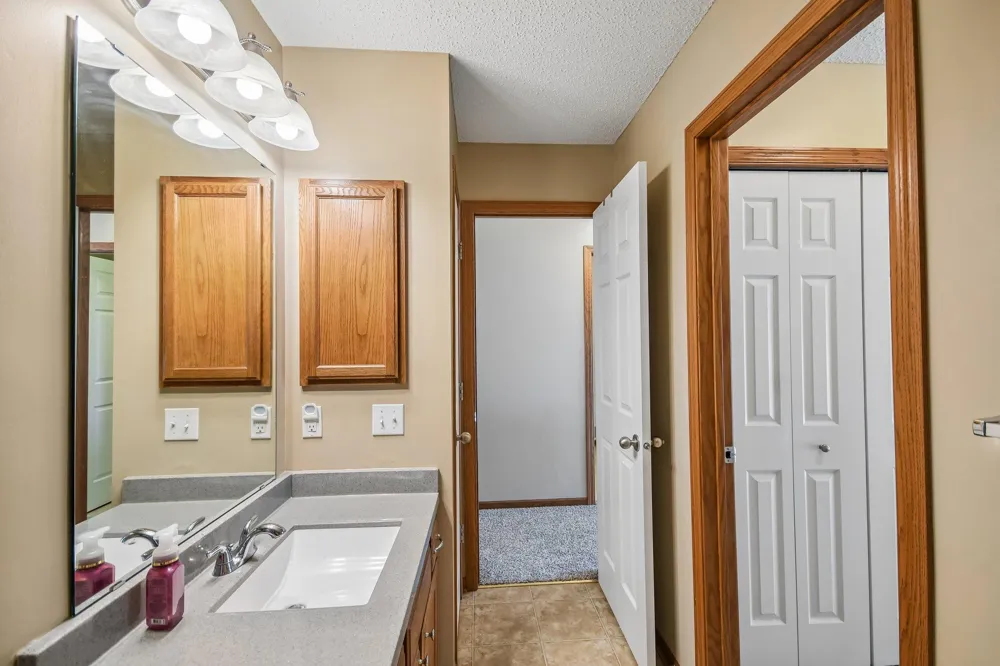 1602 Woodlynn Avenue #2 Maplewood, MN 55109