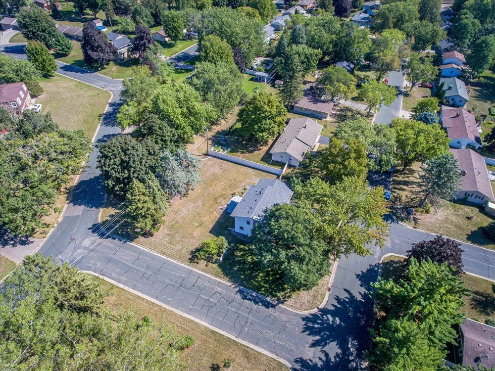 200 Harold Drive Burnsville, MN 55337