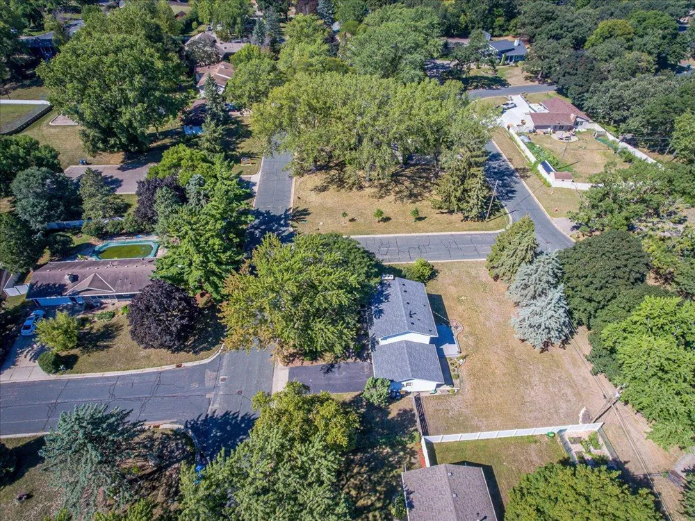 200 Harold Drive Burnsville, MN 55337