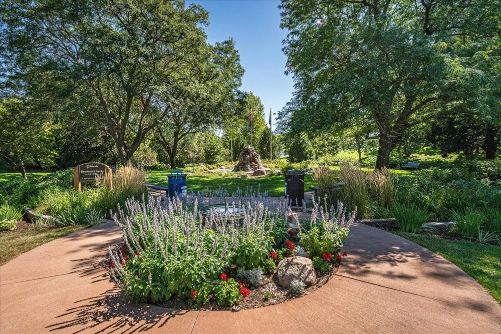 200 Harold Drive Burnsville, MN 55337