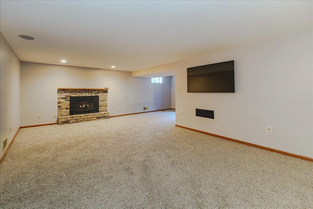 200 Harold Drive Burnsville, MN 55337