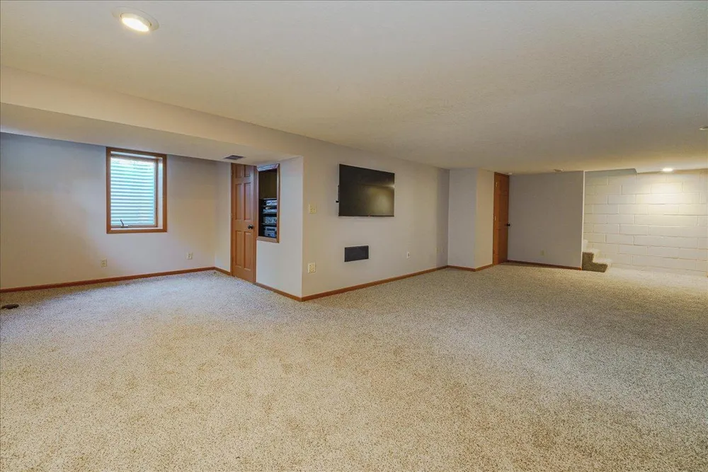 200 Harold Drive Burnsville, MN 55337