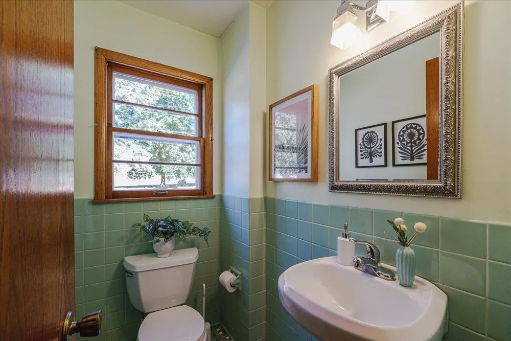 200 Harold Drive Burnsville, MN 55337
