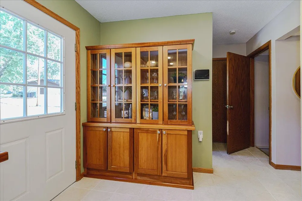 200 Harold Drive Burnsville, MN 55337