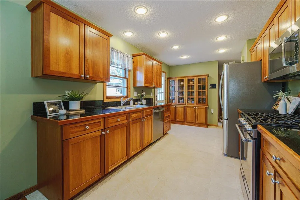 200 Harold Drive Burnsville, MN 55337