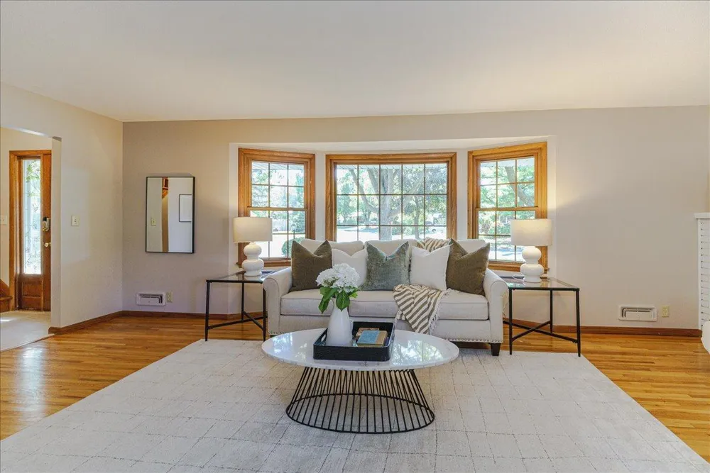 200 Harold Drive Burnsville, MN 55337