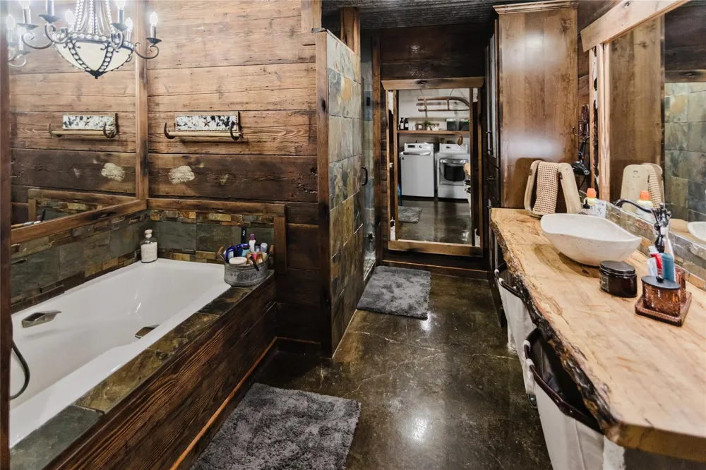 1440 Old Goliad Road Cuero, TX 77954