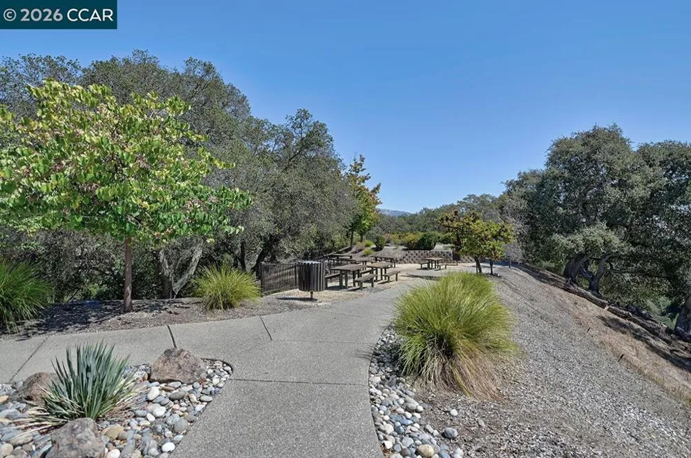 506 Quail Hill Ct Walnut Creek, CA 94595