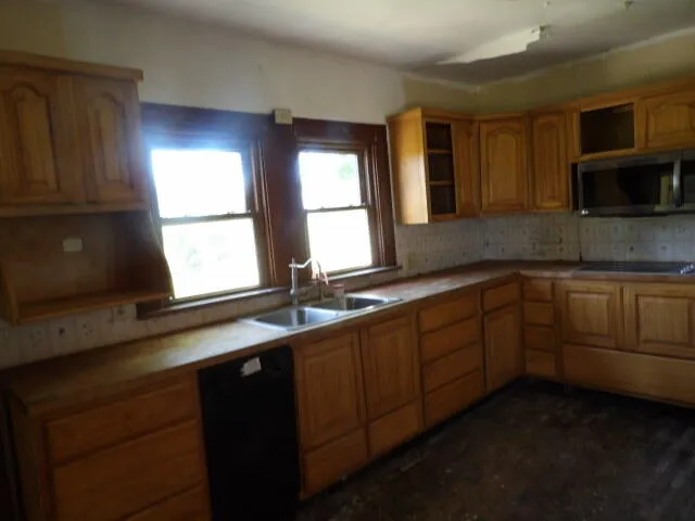 667 W Southern Road Bronson, MI 49028