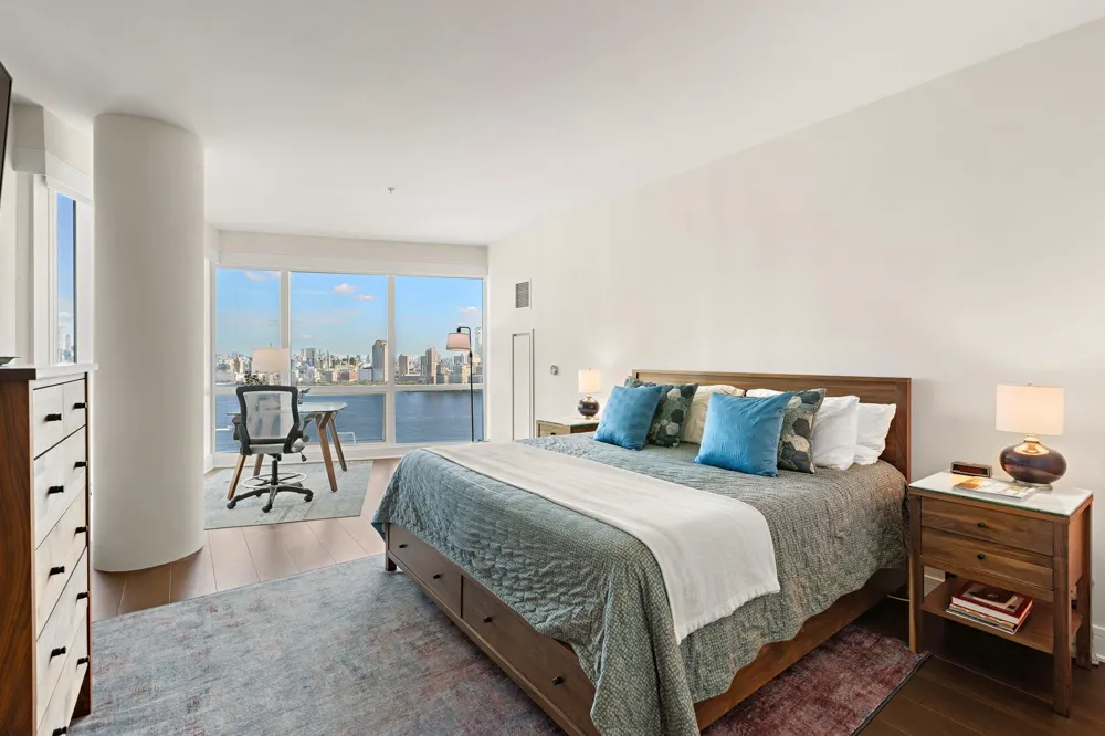 77 HUDSON ST Jersey City, NJ 07302