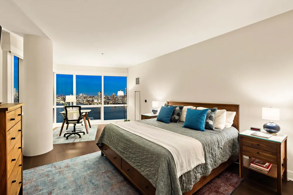 77 HUDSON ST Jersey City, NJ 07302
