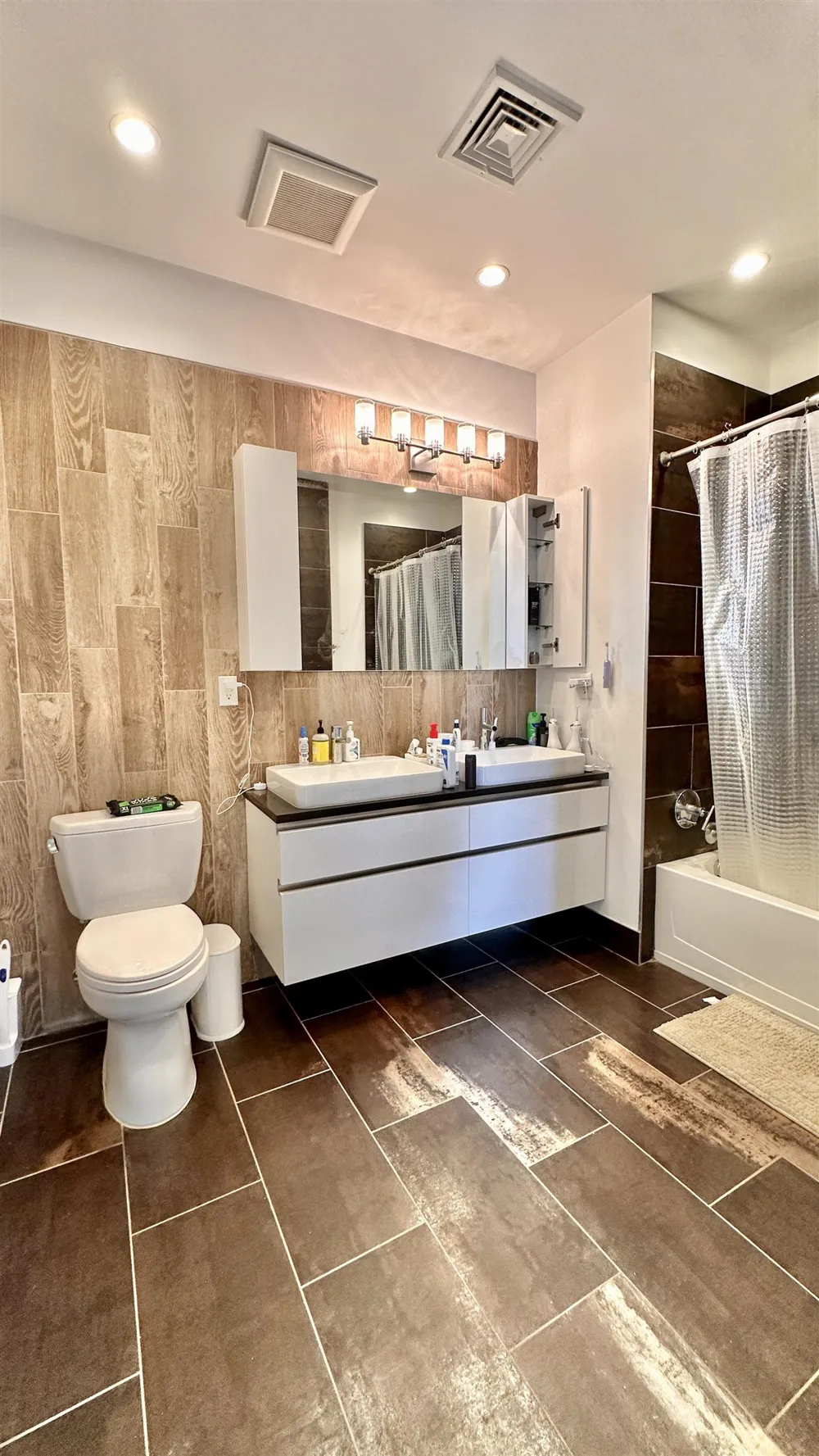 8 ERIE ST Jersey City, NJ 07302