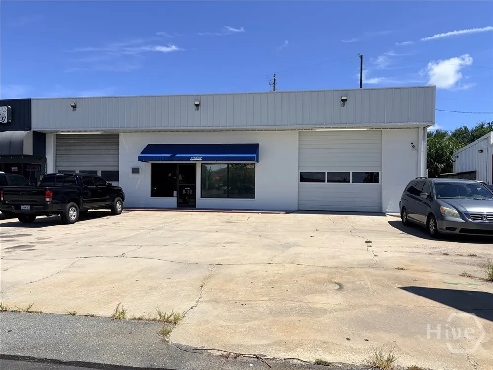 2007 E Victory Drive Savannah, GA 31404