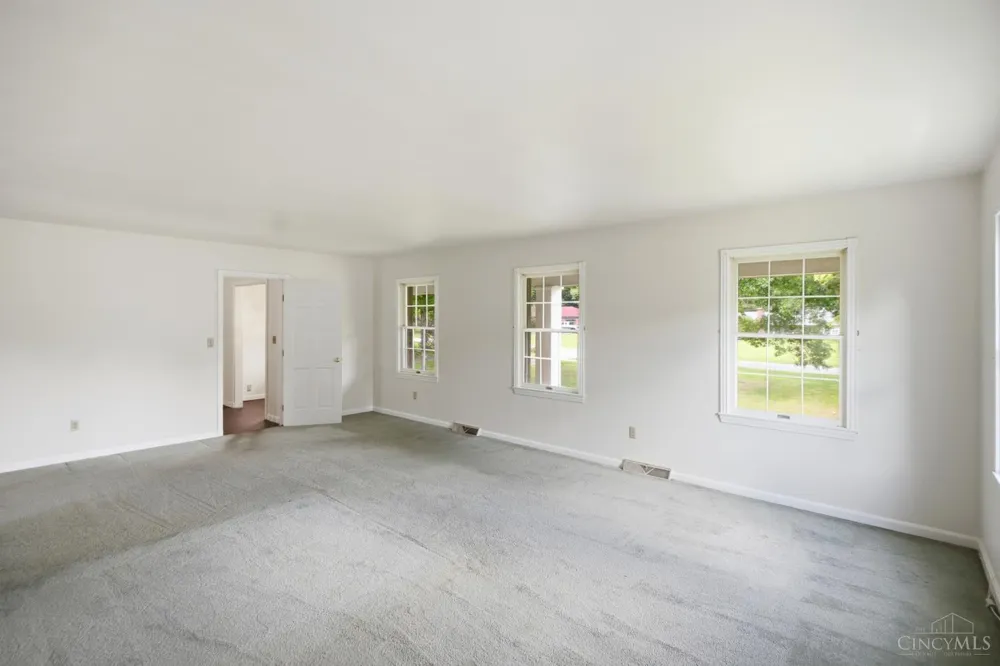 1925 Greenpine Drive Springfield, OH 45231