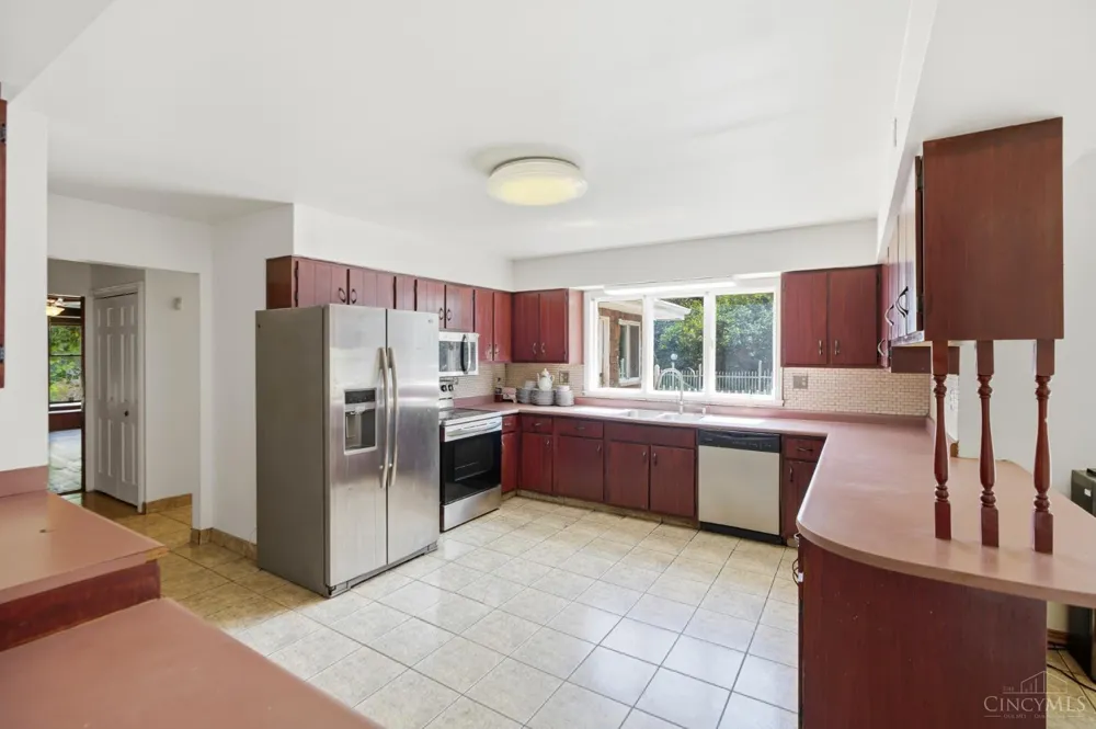 1925 Greenpine Drive Springfield, OH 45231