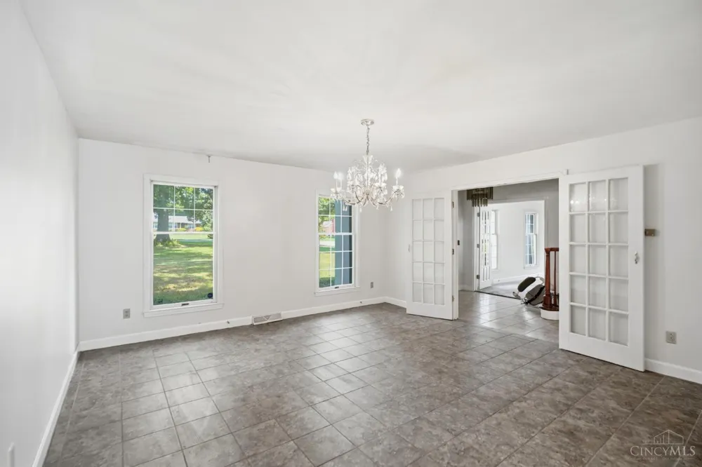 1925 Greenpine Drive Springfield, OH 45231