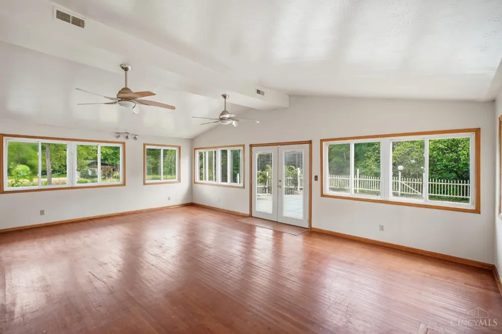 1925 Greenpine Drive Springfield, OH 45231