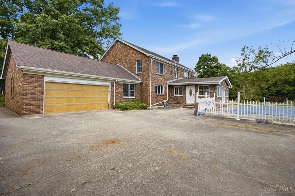 1925 Greenpine Drive Springfield, OH 45231