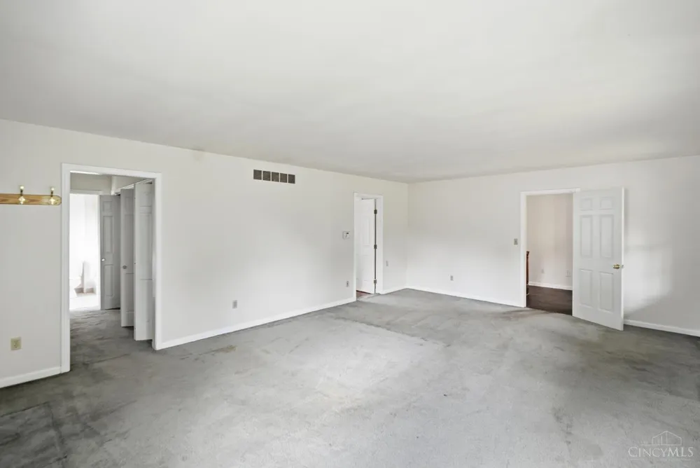 1925 Greenpine Drive Springfield, OH 45231