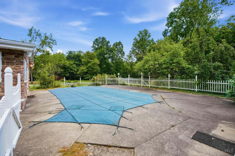 1925 Greenpine Drive Springfield, OH 45231