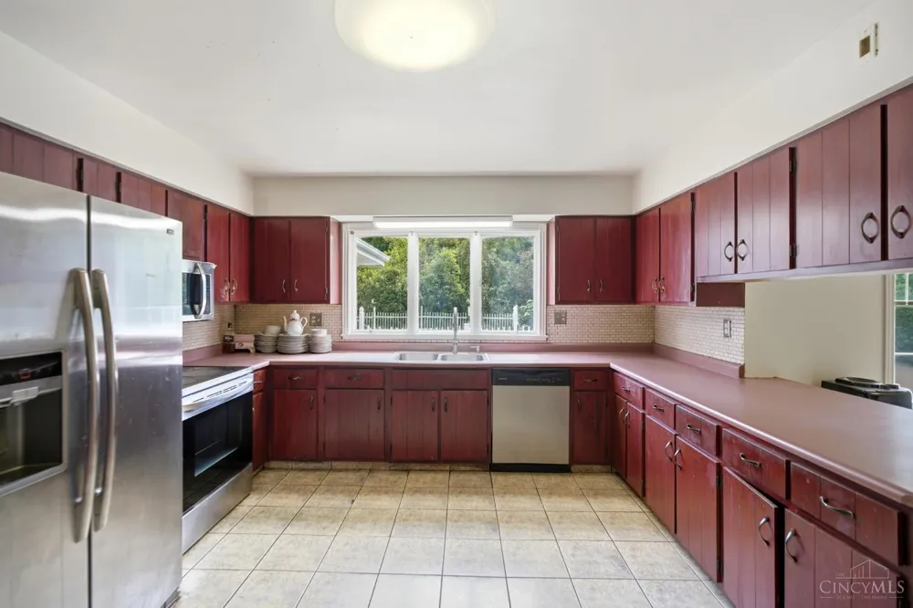 1925 Greenpine Drive Springfield, OH 45231
