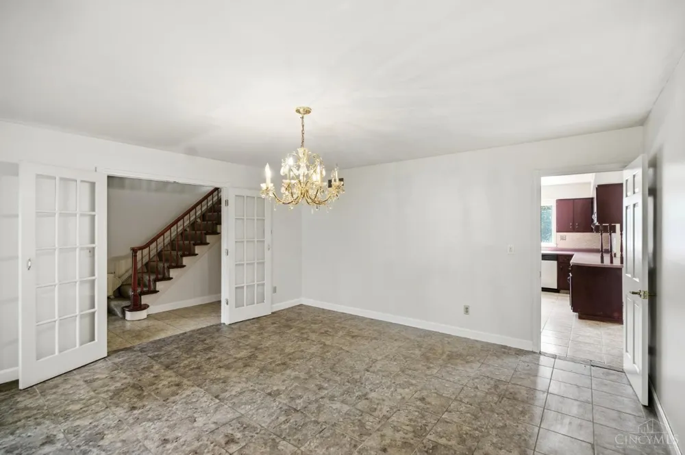 1925 Greenpine Drive Springfield, OH 45231