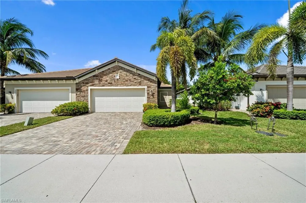 9086 Woodhurst Drive Naples, FL 34120