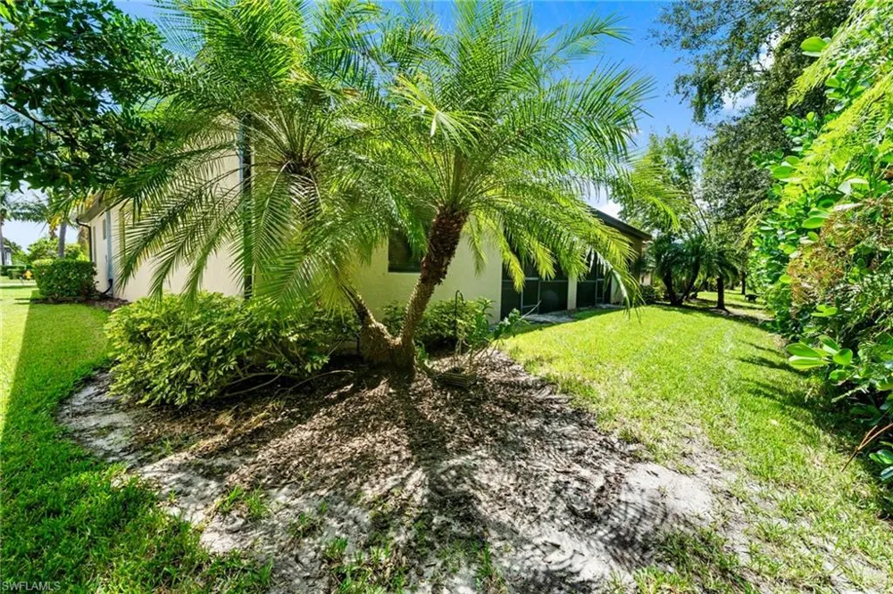 9086 Woodhurst Drive Naples, FL 34120