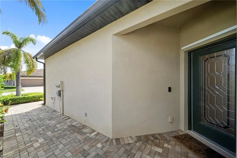 9086 Woodhurst Drive Naples, FL 34120