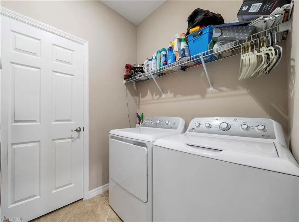 9086 Woodhurst Drive Naples, FL 34120