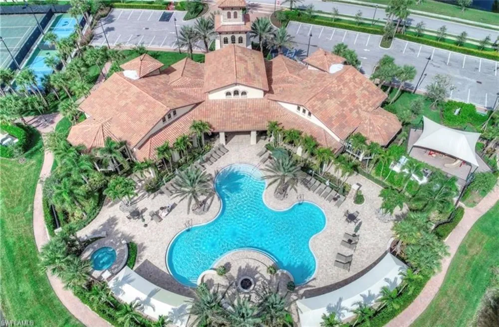 9086 Woodhurst Drive Naples, FL 34120