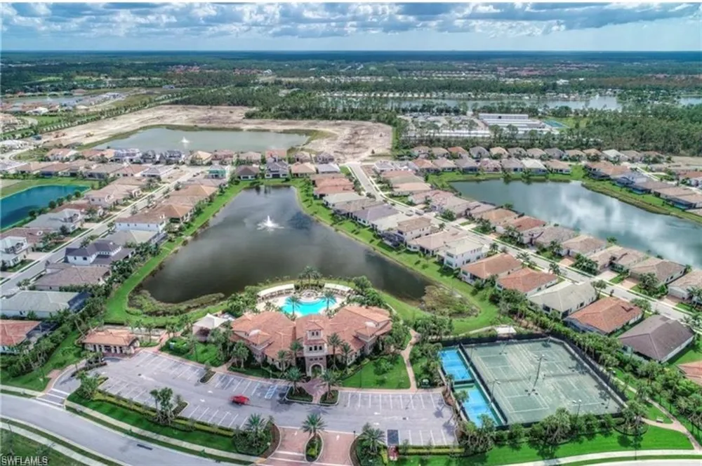 9086 Woodhurst Drive Naples, FL 34120